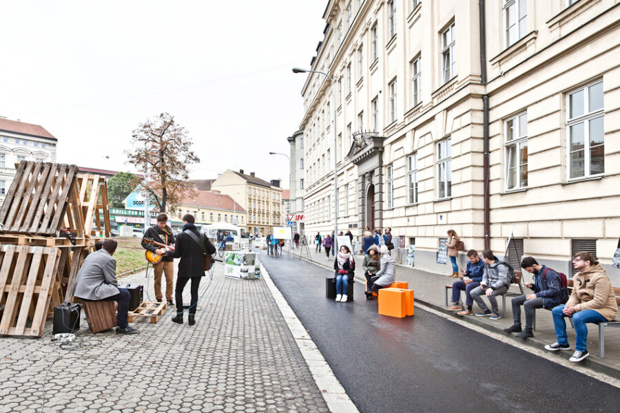Luboš Františák a studenti Ústavu urbanismu FA VUT v Brně - Postindustriální město na východ od centra
